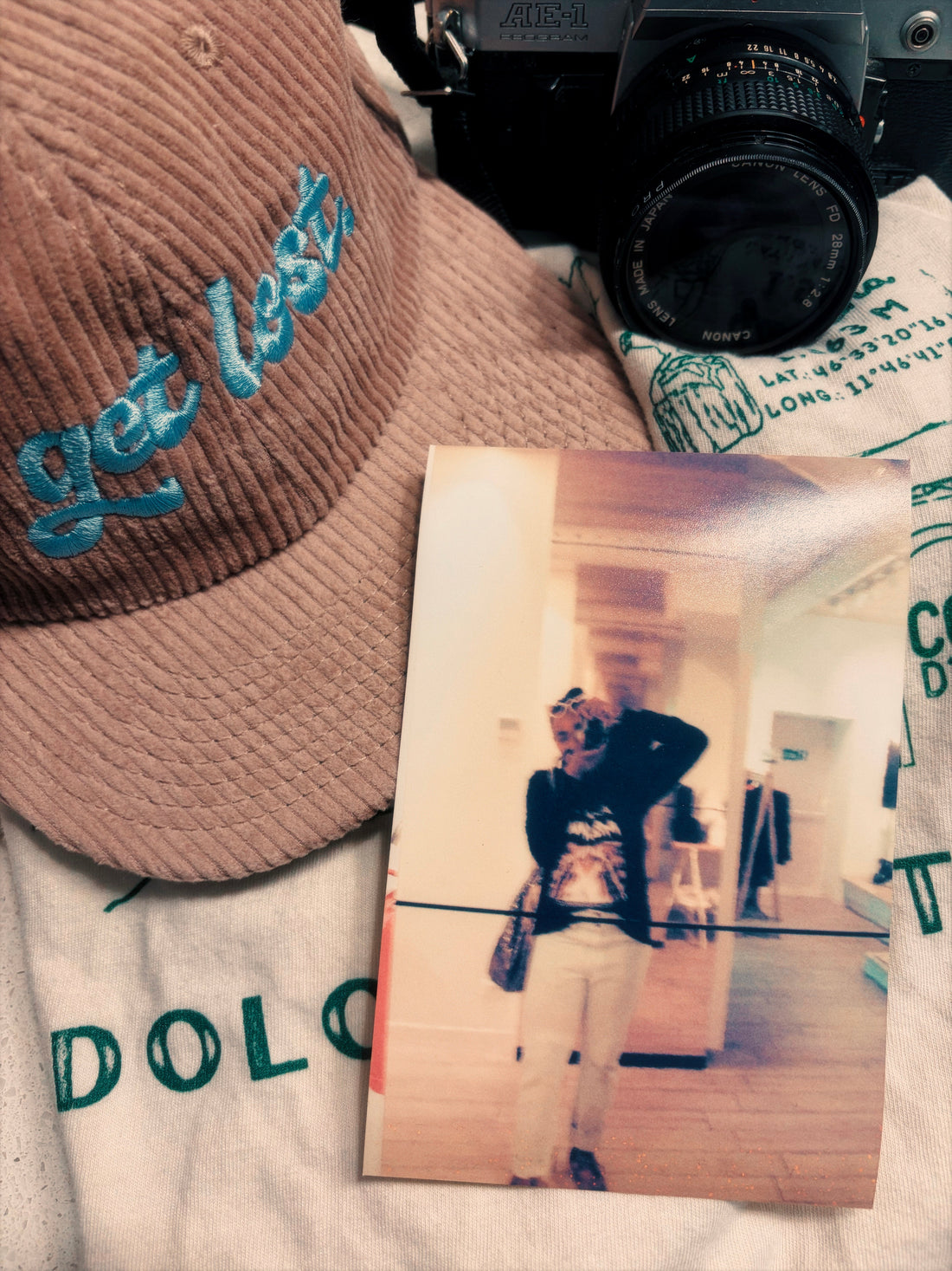Carte Postale: How a Travel Tradition Became a Brand